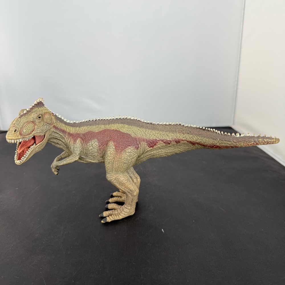 Schleich Giganotosaurus Dinosaur Figurine Hinged Articulated Jaw  11"x 6"